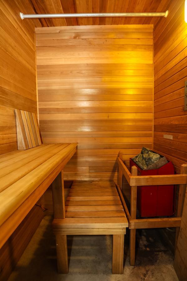 روجرز The Lodge At Beaver Lake Bed And Breakfast المظهر الخارجي الصورة